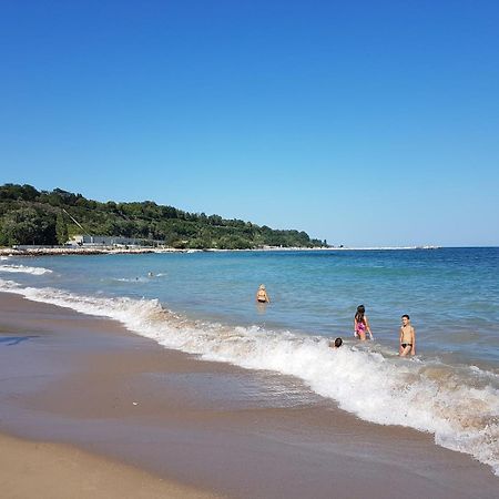 Chaika Sea Apartment Varna Esterno foto